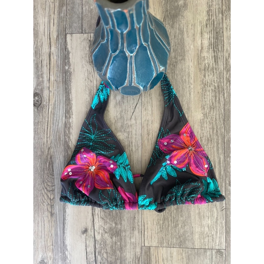 EUC Xhilaration Floral Print Bikini Top. Size Large.